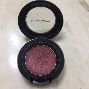 MAC Eyeshadow Cranberry Frost
